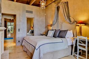 Six Keys Seaside Lodge