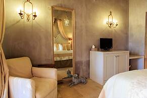 Six Keys Seaside Lodge