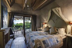 Six Keys Seaside Lodge