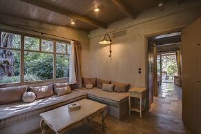 Six Keys Seaside Lodge