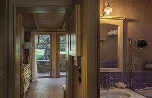 Six Keys Seaside Lodge