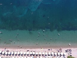 Six Keys Seaside Lodge