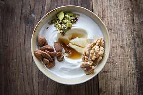 Six Keys Seaside Lodge