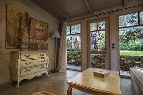 Six Keys Seaside Lodge