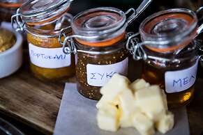 Six Keys Seaside Lodge