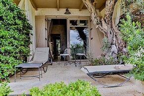 Six Keys Seaside Lodge