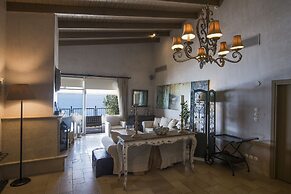 Six Keys Seaside Lodge