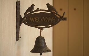 Six Keys Seaside Lodge