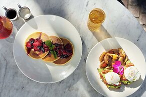 Gale South Beach, Curio Collection by Hilton