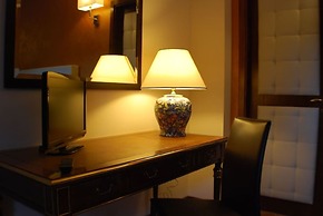 Queen Hotel