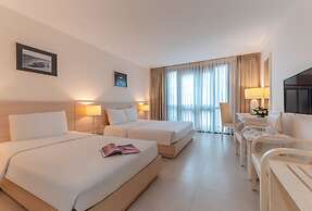 Nhi Phi Hotel