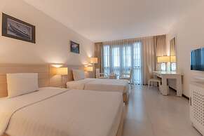 Nhi Phi Hotel