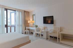 Nhi Phi Hotel