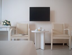 Nhi Phi Hotel