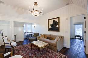 Washington School House