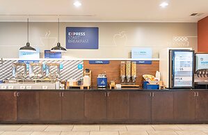 Holiday Inn Express & Suites Columbus - Easton Area by IHG