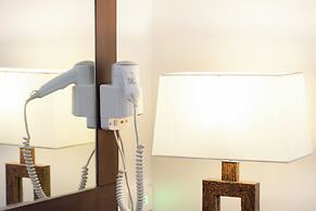 Golden Crown Grand Hotel