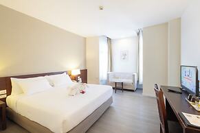 Golden Crown Grand Hotel