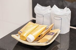 Golden Crown Grand Hotel