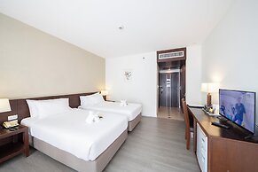 Golden Crown Grand Hotel