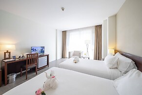 Golden Crown Grand Hotel