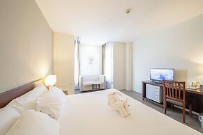 Golden Crown Grand Hotel