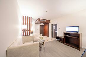 Golden Crown Grand Hotel