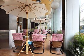 Golden Crown Grand Hotel