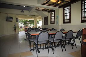 Pandu Lakeside Hotel Parapat - Toba Lake