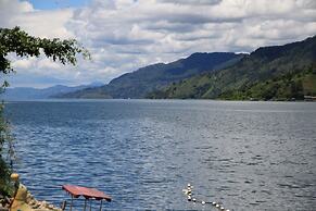 Pandu Lakeside Hotel Parapat - Toba Lake