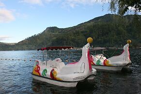 Pandu Lakeside Hotel Parapat - Toba Lake