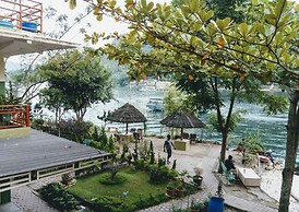 Pandu Lakeside Hotel Parapat - Toba Lake