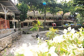 Pandu Lakeside Hotel Parapat - Toba Lake