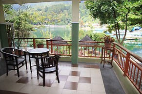 Pandu Lakeside Hotel Parapat - Toba Lake