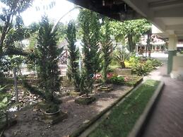 Pandu Lakeside Hotel Parapat - Toba Lake