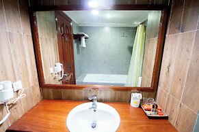 Royal Crown Hotel & Spa