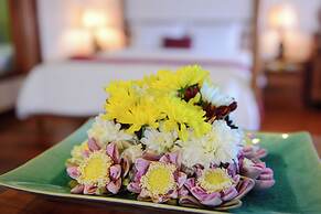 Royal Crown Hotel & Spa