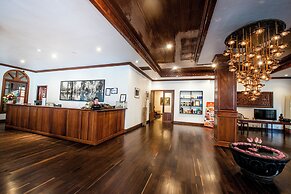 Royal Crown Hotel & Spa