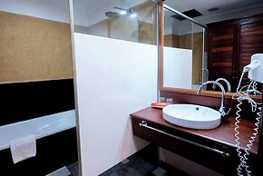 Royal Crown Hotel & Spa