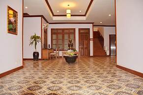 Royal Crown Hotel & Spa