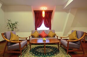 Royal Crown Hotel & Spa