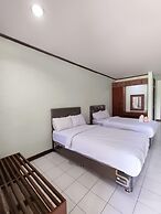 Pandu Lakeside Hotel Tuktuk