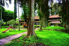 Pandu Lakeside Hotel Tuktuk