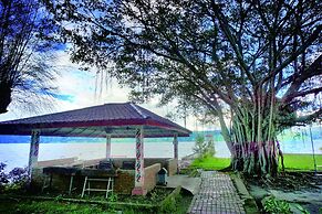 Pandu Lakeside Hotel Tuktuk