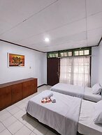 Pandu Lakeside Hotel Tuktuk