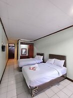 Pandu Lakeside Hotel Tuktuk