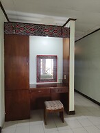 Pandu Lakeside Hotel Tuktuk