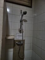 Pandu Lakeside Hotel Tuktuk