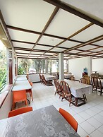 Pandu Lakeside Hotel Tuktuk