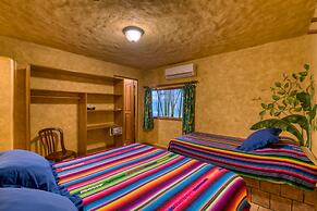 El Sano Banano Beachside Hotel